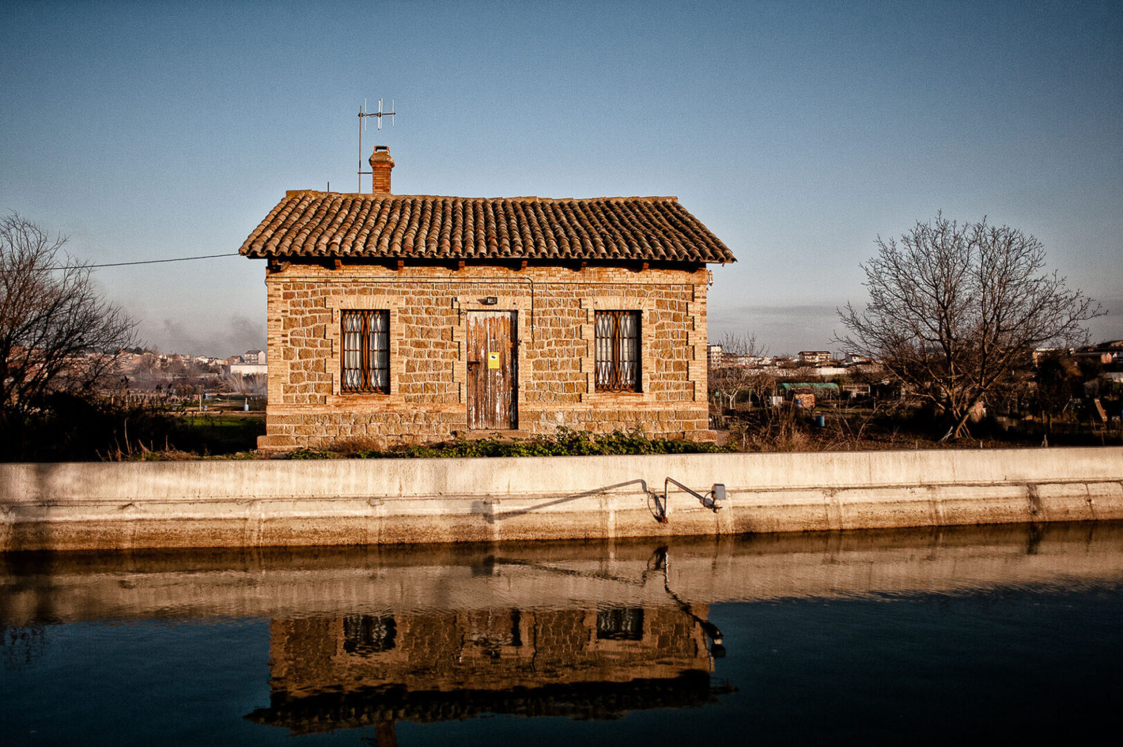 Amb residènciapermanent apeu de canal, els
guardes vigilaven la
circulació de l’aigua.